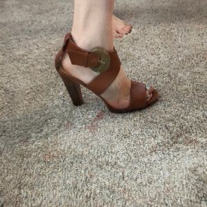 GUC Nine West brown leather high heel sandals